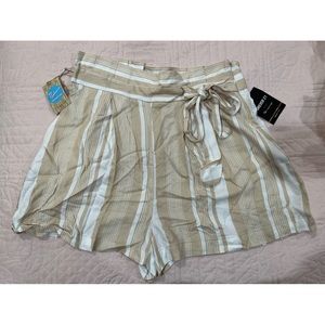 Wide leg shorts striped